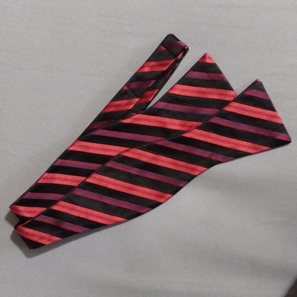 Bow tie